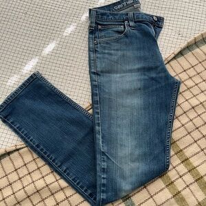 Carhartt rugged flex straight fit jeans 30x32. Distressed with fades!